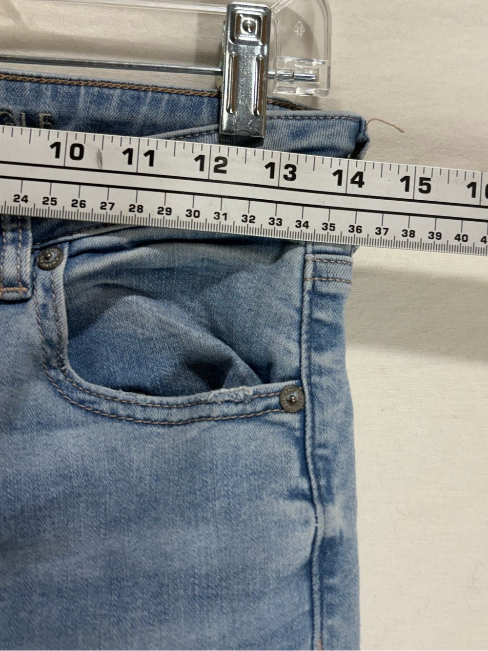 American Eagle Outfitters Flared Distressed Jeans 🌵8 Long - Picture 5 of 11